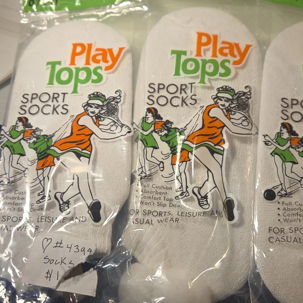 New Vintage Pom Pom Tennis Socks White Women's Size 8 1/2-11 Set of 4 - Picture 2 of 3